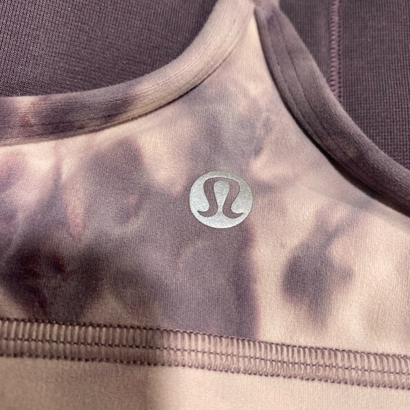 Lululemon diamond dye flow y Nulu bra size 8 purple - Picture 5 of 8